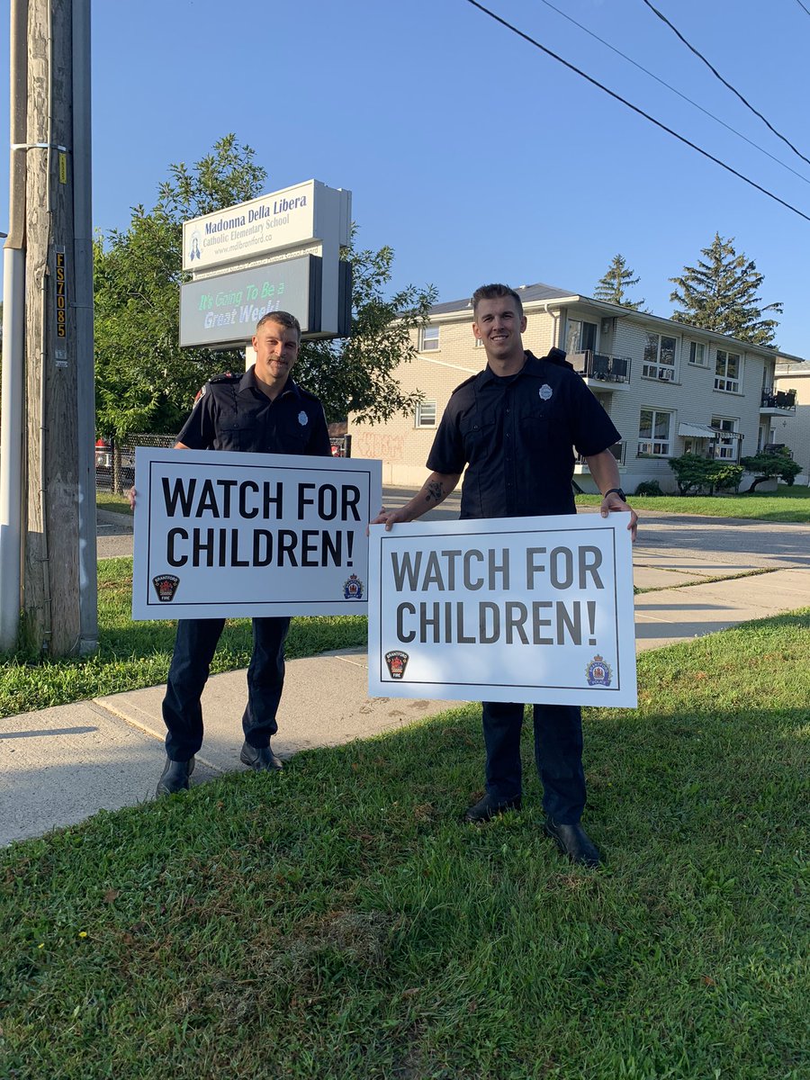 BrantfordFire's tweet photo. Happy first day of school to all of our Brantford students!
This morning our crews helped make sure that the students arrived to school safely.
Have a great school year!
#WatchForChildren #BackToSchool #Brantford https://t.co/wdJZoggaR0