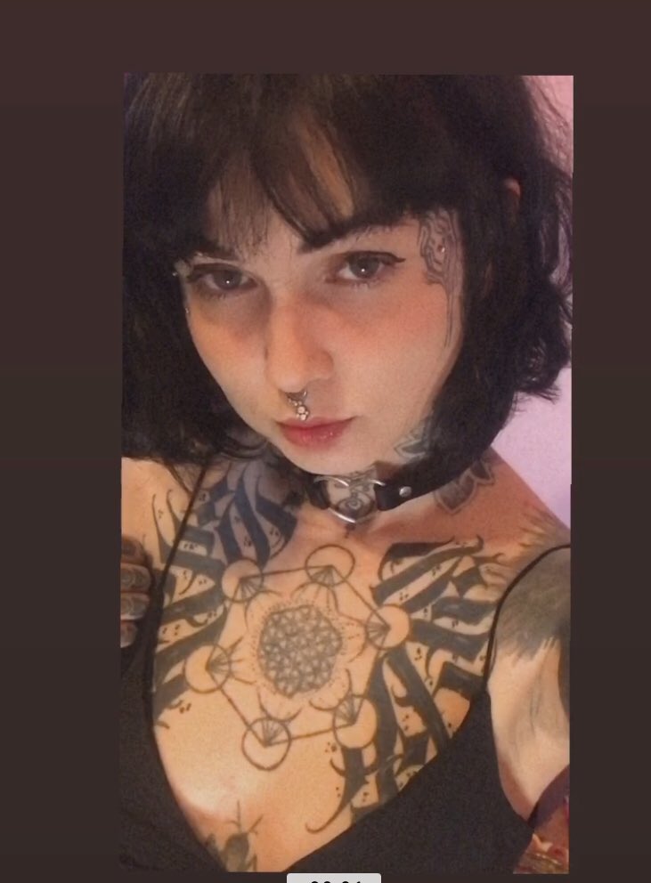 Beafreakyy's tweet photo. #girlwithtattos #inked #girl #tattoo #tattoart  #blackwork https://t.co/SSGk7F8ZCp