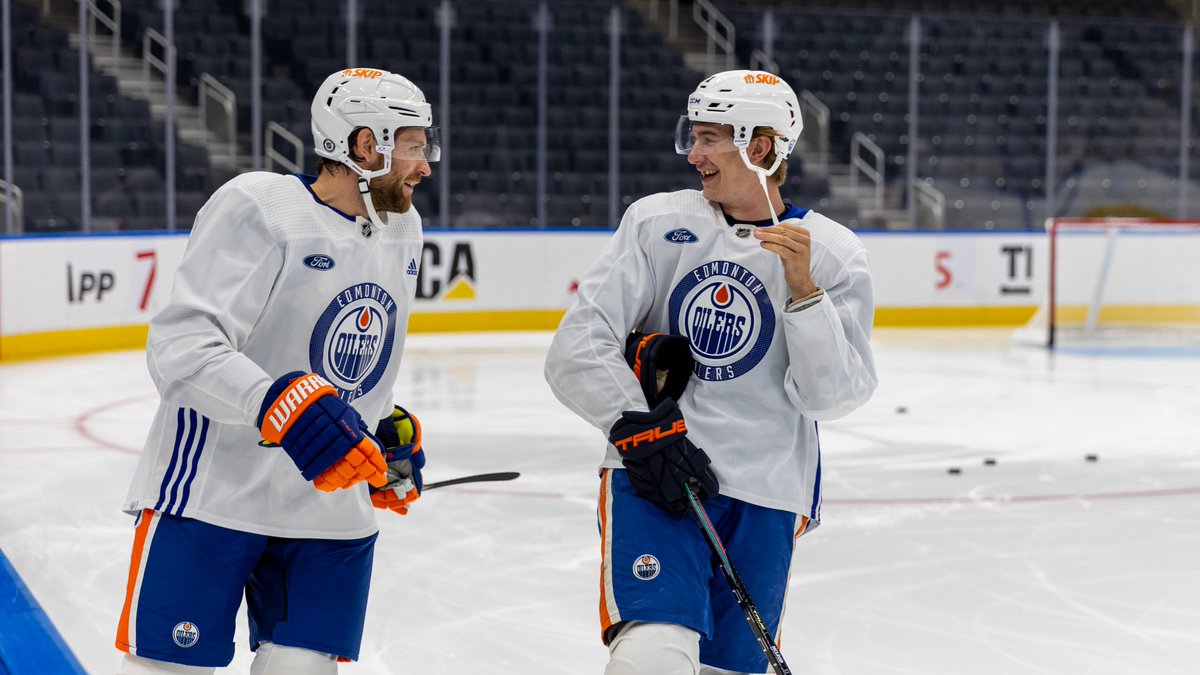 EdmontonOilers's tweet photo. WE ARE SO BACK https://t.co/BrBQX2Tuny