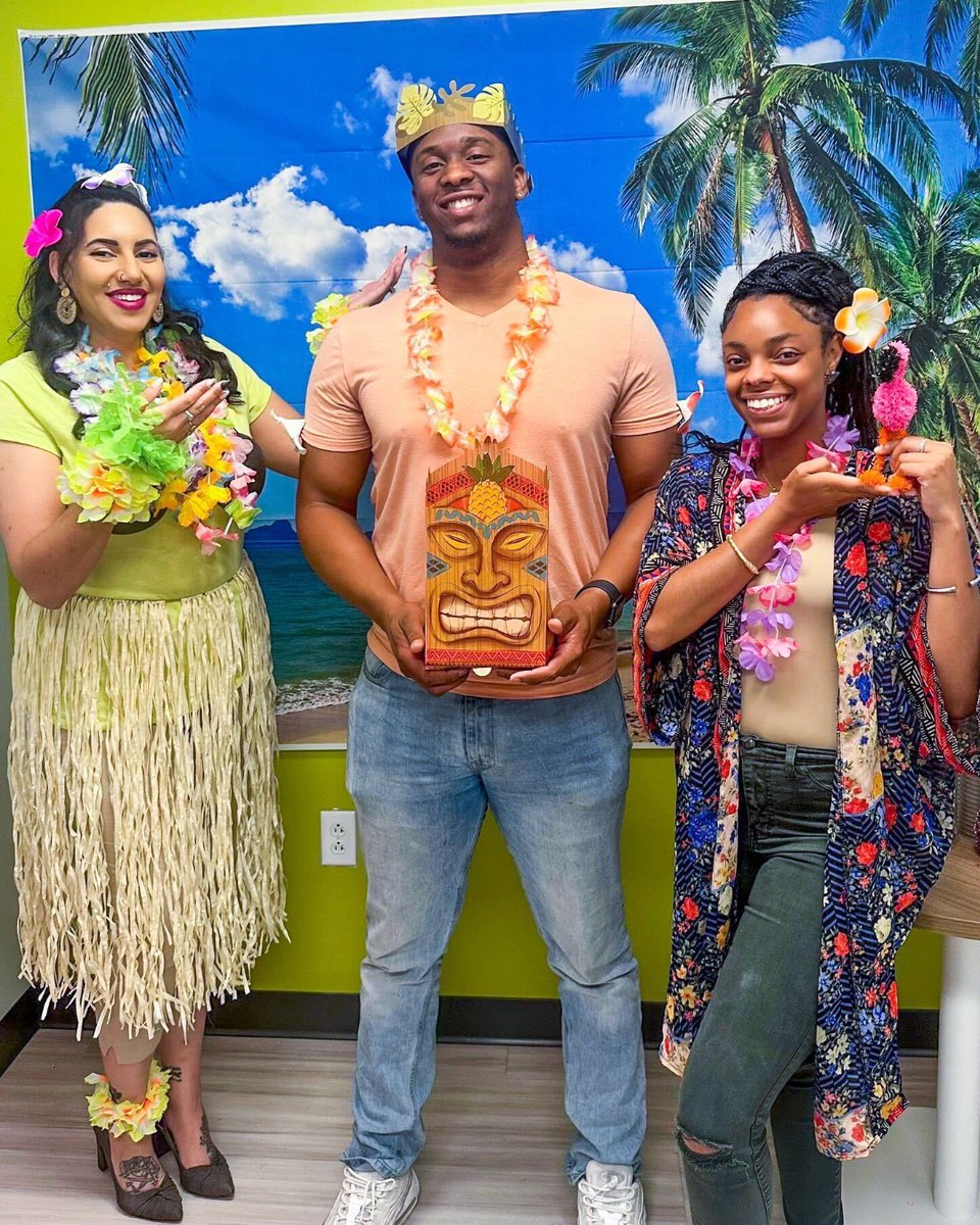 OneTouchDirect's tweet photo. Soaking up the last days of summer at our Tennessee location! #onetouchdirect 💙💚🎉 https://t.co/AJnDQSPEfV