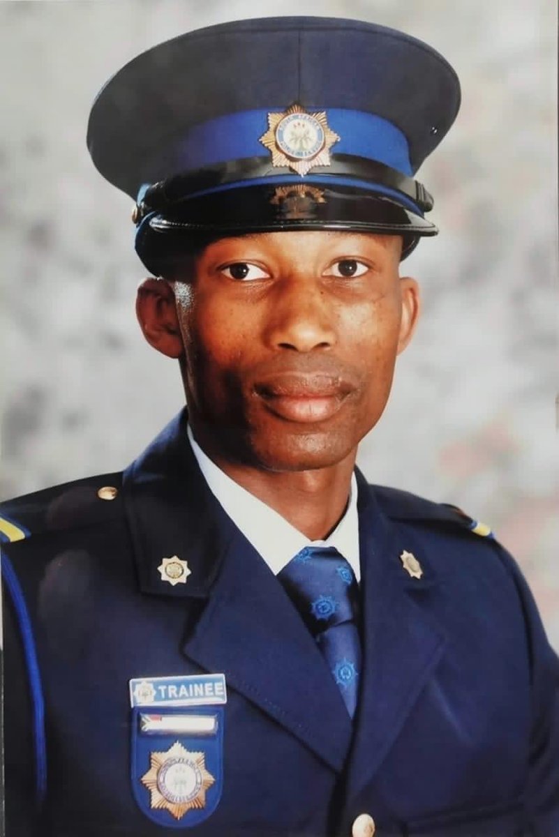 AdvoBarryRoux's tweet photo. This officer was the IO in Vrede Estina Farm corruption. He was on his way to Vrede to oppose bail &amp; his partner said she was sick. He left alone &amp; later requested a colonel (now Brigadier) for back up, but they never responded. He was later found dead in his car along the way. https://t.co/TGfAVSFiDC