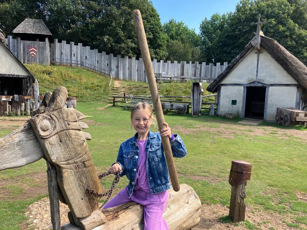 AdamJamesMoore2's tweet photo. @LarchwoodPS     Grace &amp; George visited Mountfitchet Castle #LarchwoodChallenge https://t.co/9gS4Wv5P2O