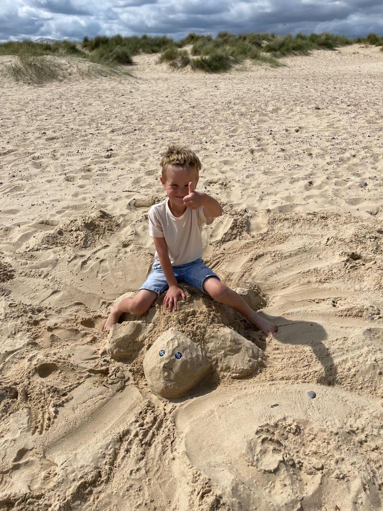 AdamJamesMoore2's tweet photo. @LarchwoodPS George built a turtle out of the sand #outdoor art #LarchwoodChallenge https://t.co/sGOO8h9JyP