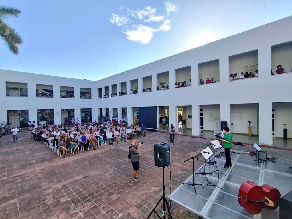 CNEArtCuba's tweet photo. Dio inicio en la Escuela Nacional de Artes Visuales "San Alejandro" #Cuba el Acto Nacional por el inicio del #NuevoCursoEscolar  2023-2024 de las #EscuelasDeArte. #ElArteDeEnseñarElArte #CubaEsCultura #CubaÚnica
🔻Más Información🔻
https://t.co/MOVWx0AaaX https://t.co/7CXqtr1huX