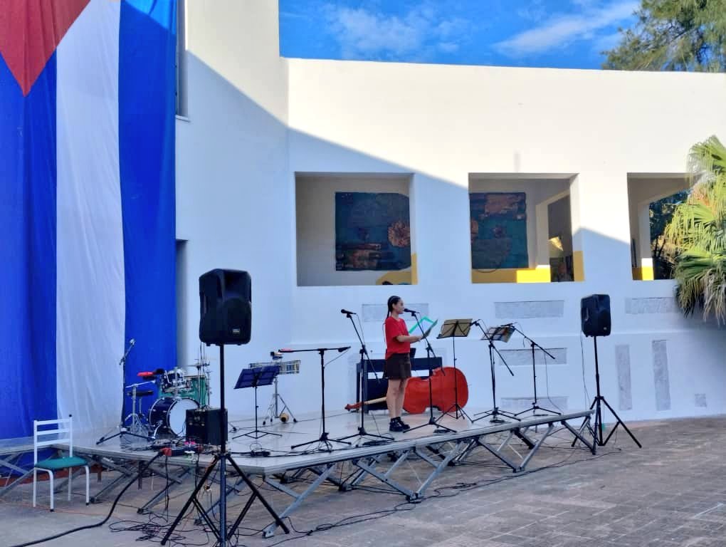 CNEArtCuba's tweet photo. Dio inicio en la Escuela Nacional de Artes Visuales "San Alejandro" #Cuba el Acto Nacional por el inicio del #NuevoCursoEscolar  2023-2024 de las #EscuelasDeArte. #ElArteDeEnseñarElArte #CubaEsCultura #CubaÚnica
🔻Más Información🔻
https://t.co/MOVWx0AaaX https://t.co/7CXqtr1huX
