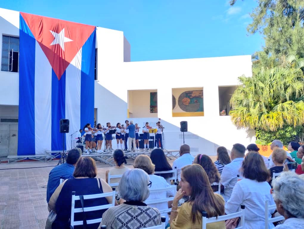 Dio inicio en la Escuela Nacional de Artes Visuales "San Alejandro" #Cuba el Acto Nacional por el inicio del #NuevoCursoEscolar  2023-2024 de las #EscuelasDeArte. #ElArteDeEnseñarElArte #CubaEsCultura #CubaÚnica
🔻Más Información🔻
m.facebook.com/story.php?stor…