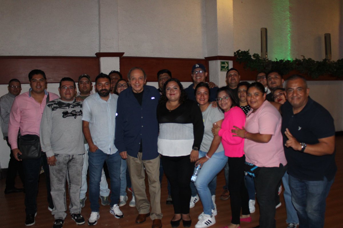 MayeliRuizO's tweet photo. Ayer por la noche se llevó a cabo una nueva edición del foro Diálogos Ciudadanos, organizado por CDDT PAN de Miguel Hidalgo, en esta ocasión nos acompañó el gran periodista @aguilarcamin, quien nos compartió su visión rumbo al 2024, lo que él mismo denomina como: El Gran Desafío.

Acompañado de nuestro Presidente @jorgerealsanchz nuestro Alcalde @mauriciotabe y la militancia de Miguel Hidalgo, el periodista intercambió opiniones y respondió a diversas dudas que desde su perspectiva, es lo que debemos de hacer desde nuestras posiciones como funcionarios y sociedad civil para lograr el cambio que Mexico necesita.

#GenteLindaMH
#DiálogosCiudadanos
