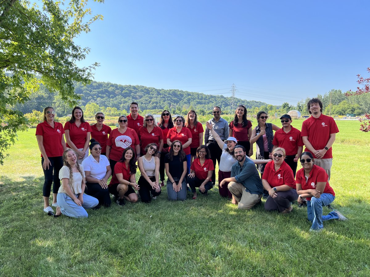 UWNiagara's tweet image. Today our team visited the @niagaracollege Garden Hub at the Daniel J. Patterson Campus to kick-off our own workplace campaign. Our team is proud to support the campaign and looking forward to the official kick-off next Tuesday.
#localgiving #localimpact