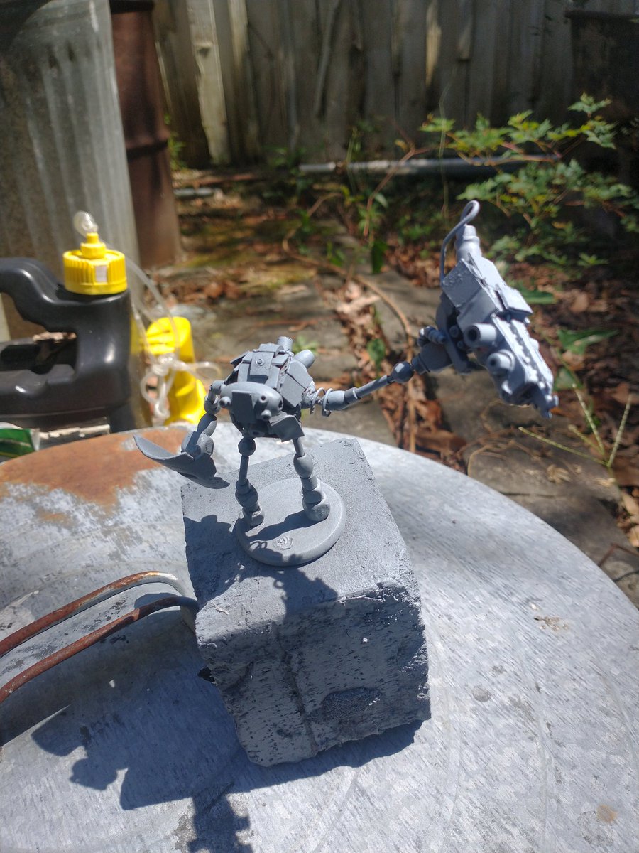 Saltly_Sculpts's tweet image. Been a little minute since I've posted any work, have this wip beadbot. #miniature #scratchbuild