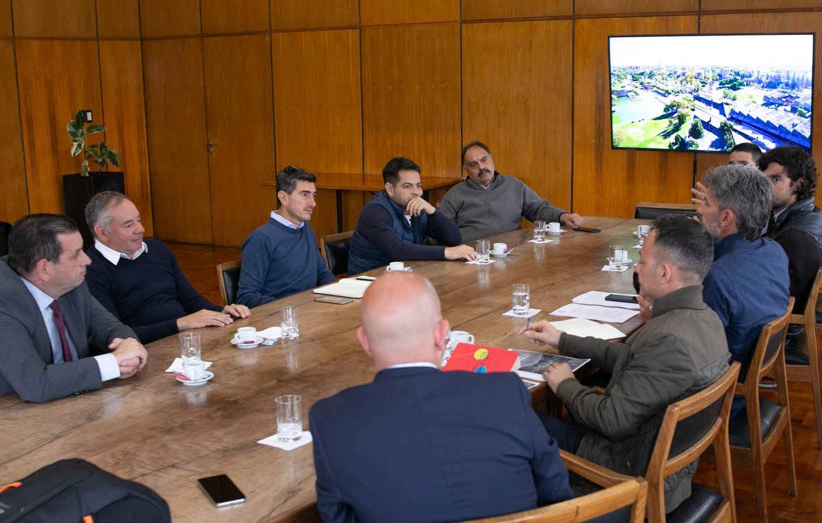 Nos reunimos con referentes de <a href="/AEHGAMendoza/">AEHGA Mendoza</a>, #AHT, <a href="/FEMPRENSA/">FEM</a>, #CECITyS, <a href="/mendoza_bureau/">Mendoza Bureau</a> y #AMAVYT para avanzar juntos hacia el 2024 en la promoción turística de la <a href="/ciudaddemendoza/">Ciudad de Mendoza</a>, diseñando acciones que la potencien como anfitriona y distribuidora del turismo provincial.