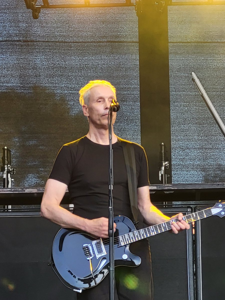 Mit 4500 Leuten sehr familiär heute 

#DÄ #diebestebandderwelt #dieärzte