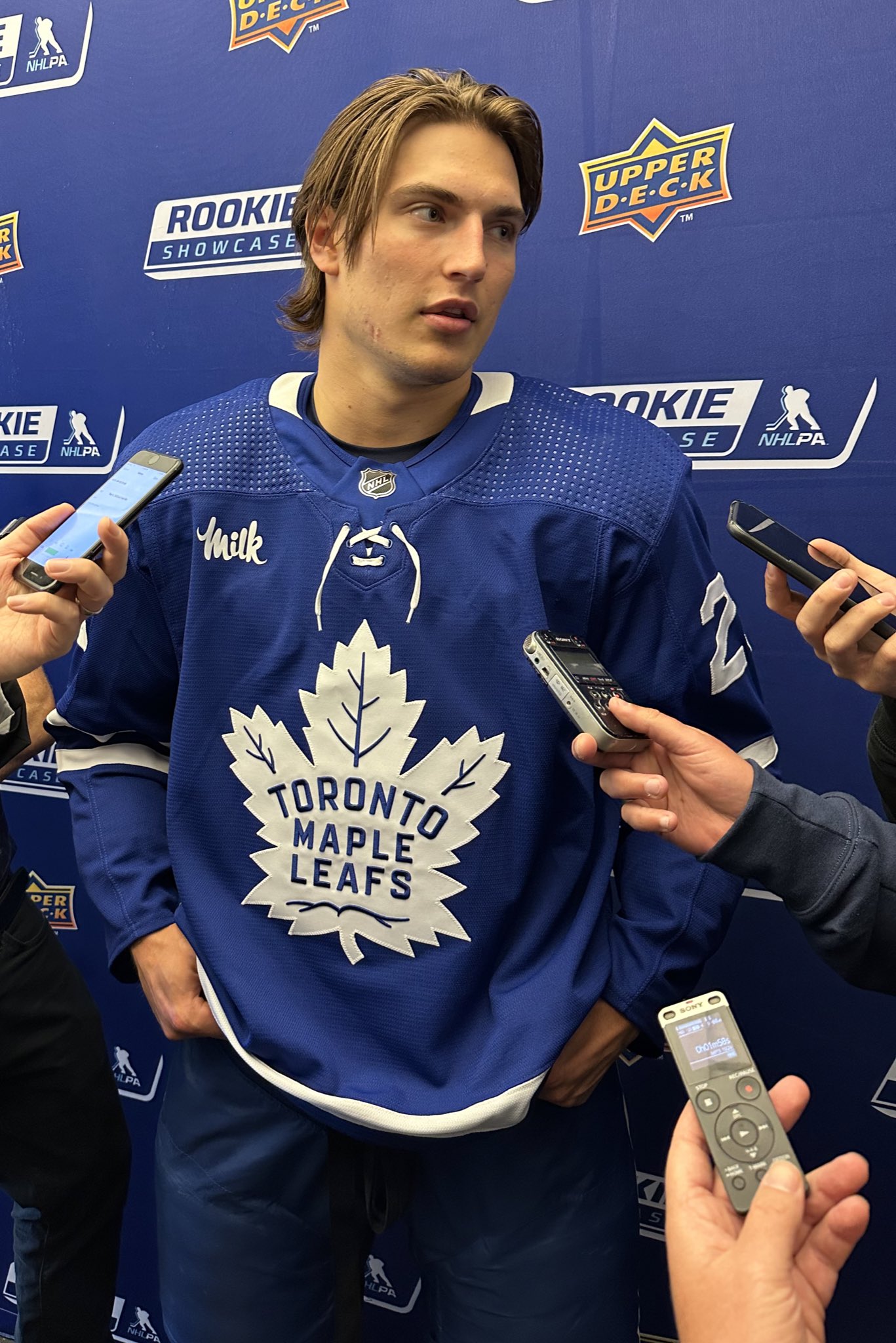 Greg Wyshynski on X: "Matthew Knies asked how good Auston Matthews is.  “Pretty damn good. He's not just the best goal scorer in the NHL but he  plays defense too. He's kind