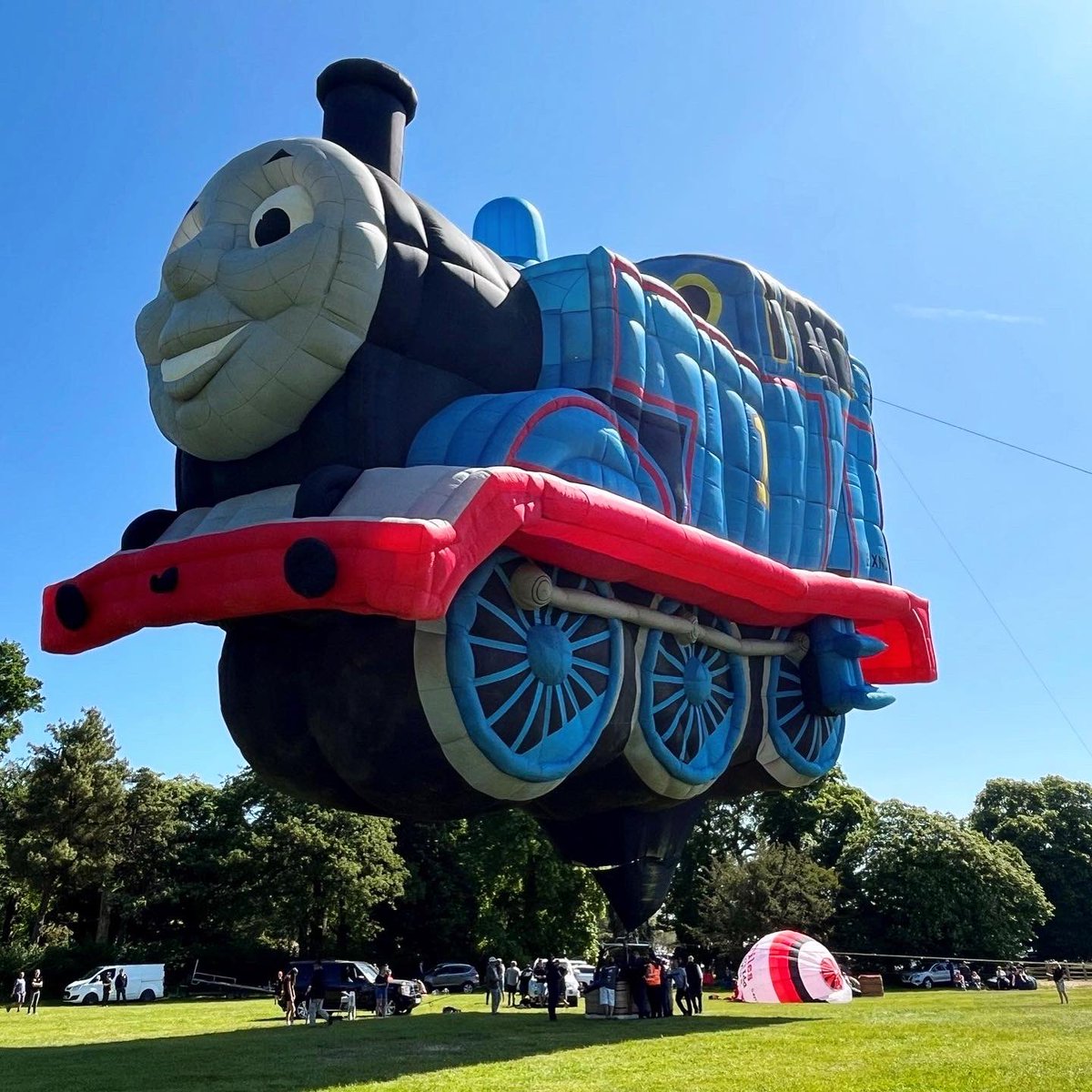 Exclusive Ballooning tweet media