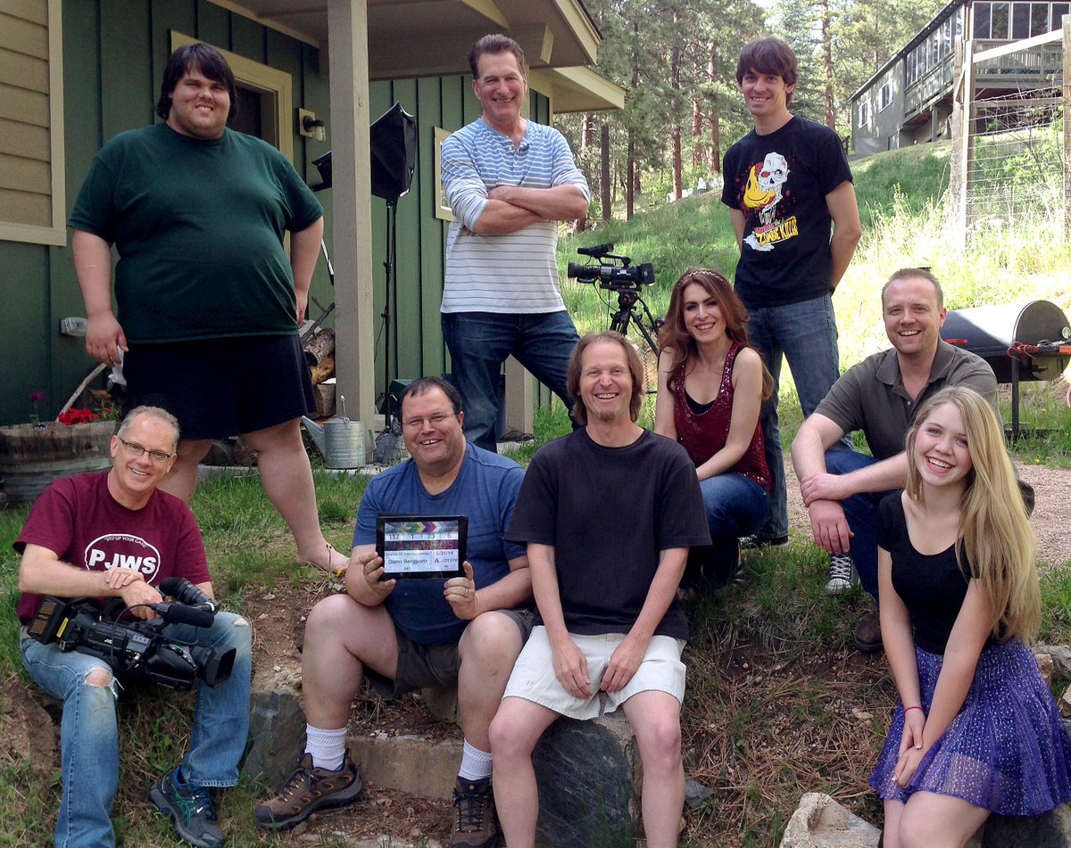 ns_kitten's tweet image. Our guitarist @GlennBerggoetz is a filmmaker who's directed legends like @therealjoebob of #TheLastDriveIn and #KaneHodder of #FridayThe13th fame. He's written a book on small-budget #filmmaking that's published by @RLPGBooks and is on Amazon @ amazon.com/Independent-Fi…. #MutantFam