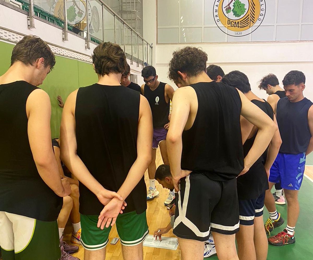 ormansporakadem's tweet photo. 📷 | U18 Erkek Basketbol Altyapı takımımız, MKE Ankaragücü U18 takımı ile hazırlık maçı yaptı.
Altyapı çalışmalarımız hazırlık maçları ile devam ediyor. 🏀🙌
#ogmormanspor #altyapiakademi https://t.co/F7i5jbbOrg