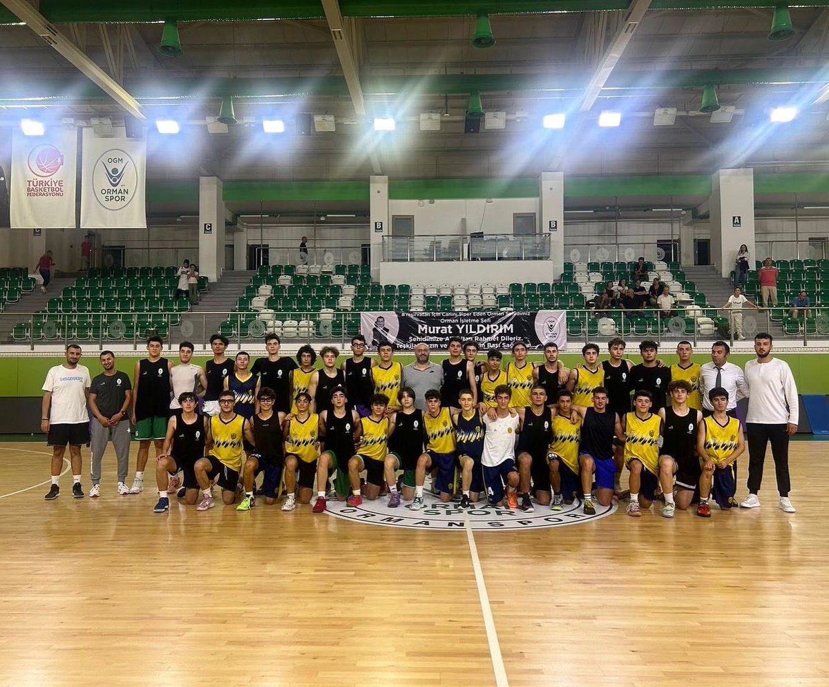 ormansporakadem's tweet photo. 📷 | U18 Erkek Basketbol Altyapı takımımız, MKE Ankaragücü U18 takımı ile hazırlık maçı yaptı.
Altyapı çalışmalarımız hazırlık maçları ile devam ediyor. 🏀🙌
#ogmormanspor #altyapiakademi https://t.co/F7i5jbbOrg