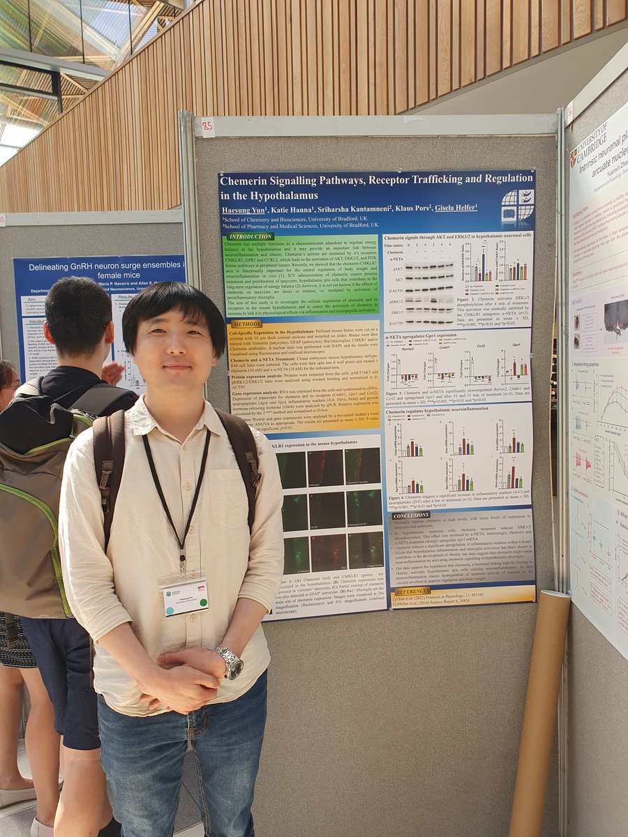#Helferlab presenting their poster <a href="/bsneuroendo/">BSN</a> in Exeter

<a href="/JPKBowen/">Junior B</a> <a href="/hs_yun8603/">Haesung Yun</a> <a href="/Framanocchio/">Francesca</a>