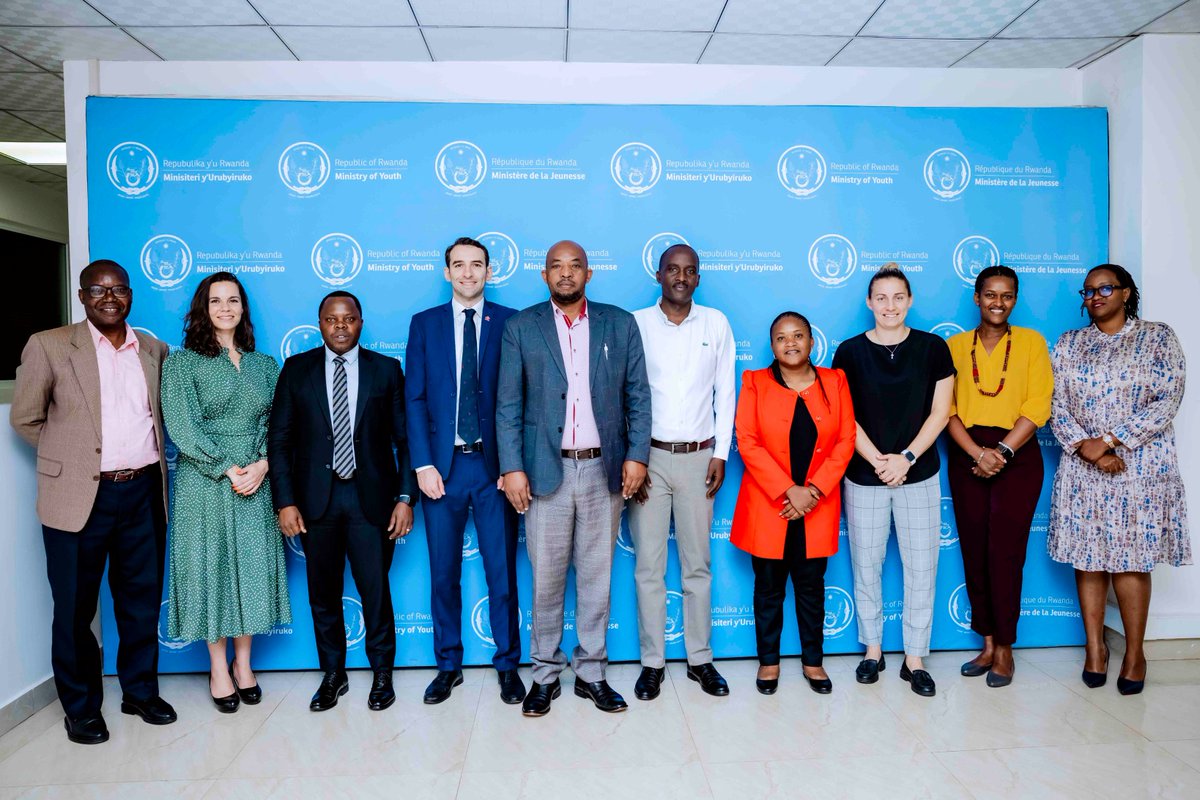 The Minister of Youth @jnabdallah and MoS @XandrineUmutoni received a delegation from @PrincesTrustInt, which collaborates with @Ak_Access to deliver education, employment, and enterprise programmes that empower young people to learn, earn, and flourish. #RwandaYouth
