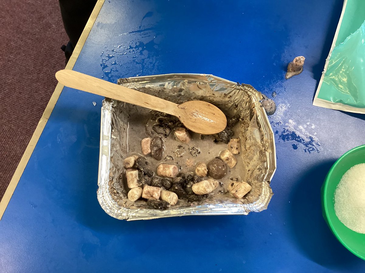 PetrieMiss's tweet photo. Today we made ice cream in a bag for food skills. We learned to measure ingredients, we learned about mixing ice and salt and how the salt lowers the ice temperature which speeds up the process of making ice cream. @FernieleaSchool https://t.co/gcBSTZeLwC