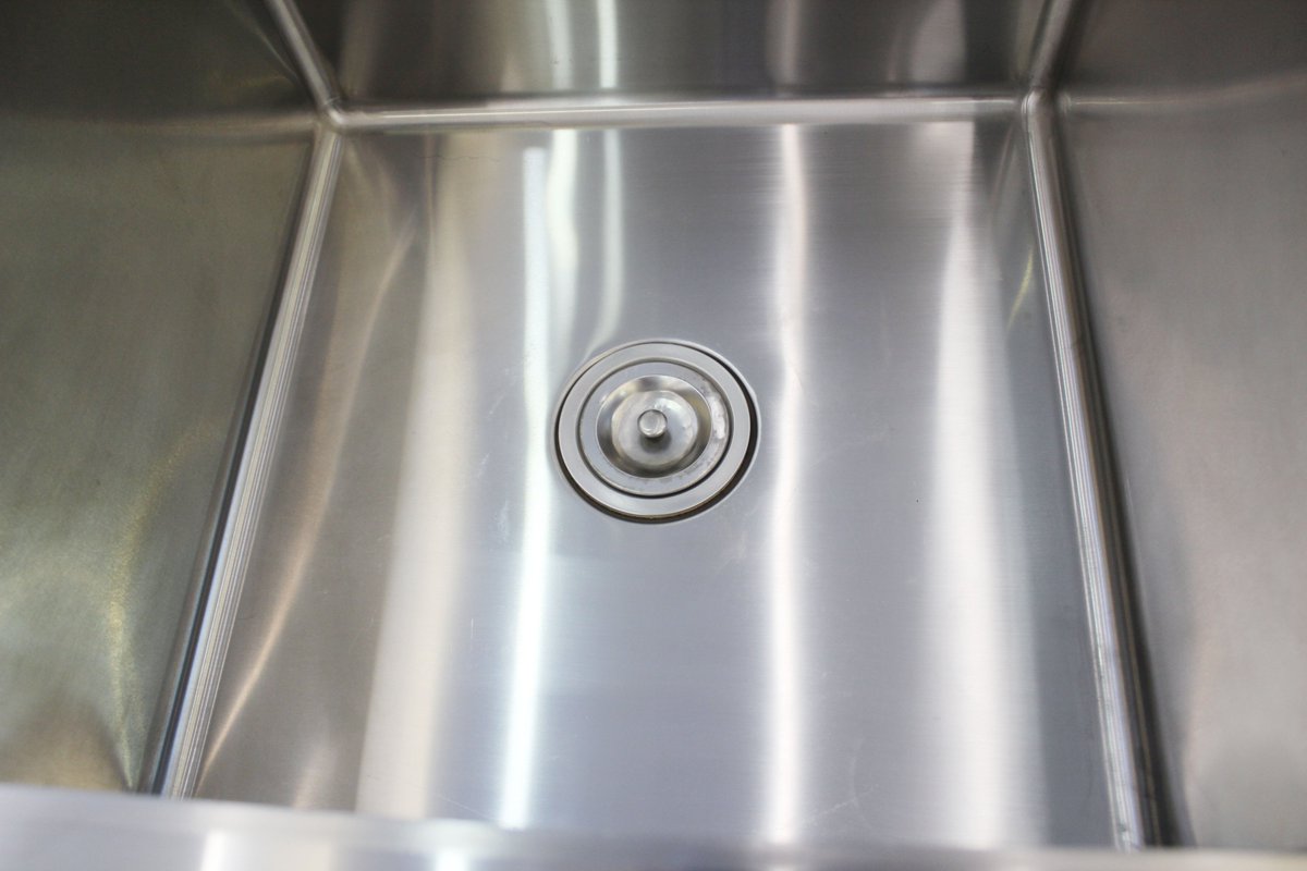 Jack18678649666's tweet photo. #304 stainless steel kitchen sinks #undermount kitchen sinks #double bowl kitchen sinks #kitchen microwave shelf #rack steel storage shelf #shelving supermarket shopping shelf #boltless rack storage shelf #adjustable stainless steel shelf 304 #commercial kitchen storage shelf https://t.co/DubvpRiNYs
