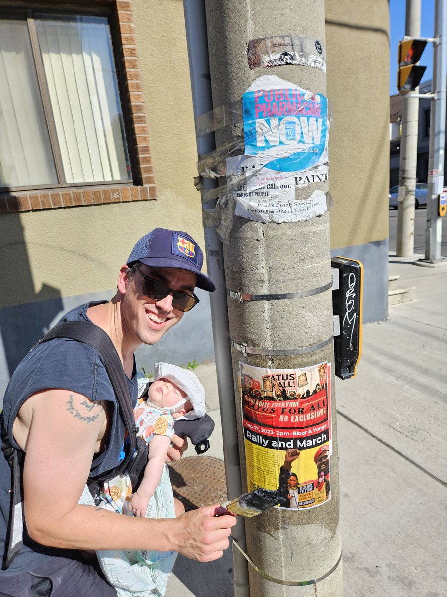 DBrabblerouser's tweet image. Spent Labour Day afternoon postering for #StatusForAll day of action on September 17 and March for the Land  action on September 27. A little heat isn&apos;t gonna stop working class solidarity #FreeGrassy #canlab