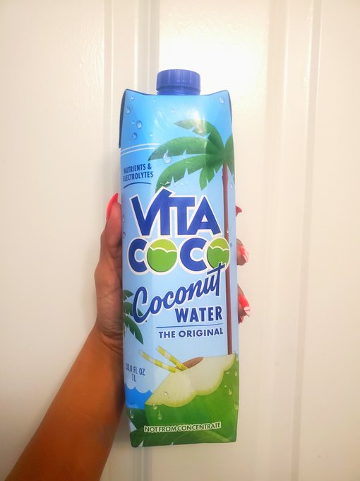 Papaya for breakfast 🍊🌴 + Coconut Water 💧🥥  I like to share...do you want some too? 🤭 https://t.co/V<a href="/tag/mvsales"class="tags"><span>#mvsales</span></a>