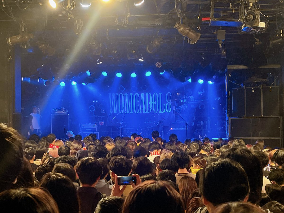 meeeee724's tweet image. 2バンドともめちゃくちゃ楽しかった！
後ろのちょっと上がった所で見て
ウォンカの時は真ん中の1番後ろでずっと背伸びしながら楽んだ！
足やばい😅笑
最高に良い景色を見せてくれてありがとうございます✨
#WOMCADOLE
#TheCheserasera