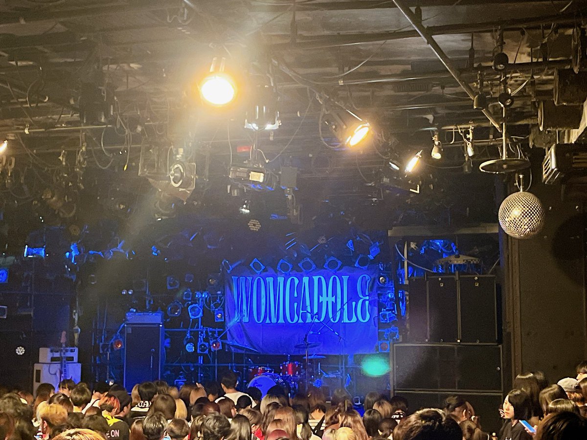 meeeee724's tweet image. 2バンドともめちゃくちゃ楽しかった！
後ろのちょっと上がった所で見て
ウォンカの時は真ん中の1番後ろでずっと背伸びしながら楽んだ！
足やばい😅笑
最高に良い景色を見せてくれてありがとうございます✨
#WOMCADOLE
#TheCheserasera