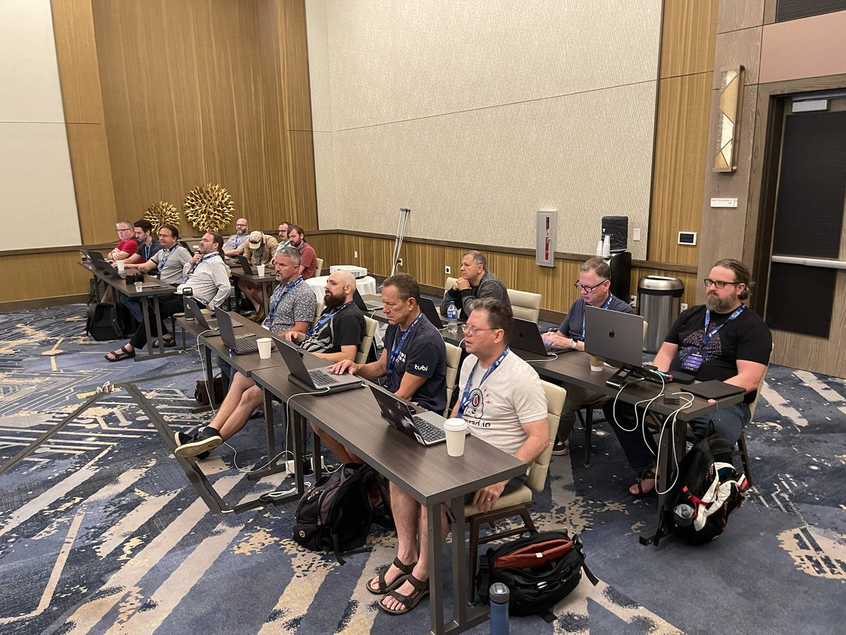 joshprice's tweet image. Fresh batch of @AshFramework users being created

#elixirconf #myelixirstatus