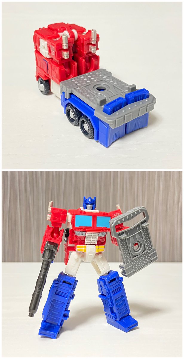 Smokingray7775's tweet photo. legacyコアクラスオプティマスプライム&バンブルビー開封。
まずはオプティマスプライムを変形。国内ではモール限定だったコアクラスオプティマスプライムをよりアニメカラーにし、新規コンテナとローラー、武器(銃×2、アックス)が付属する豪華仕様。オプティマスにアタッチメントを付けてコンテナと接続する方法でアタッチメントはシールドにもなります。今までのコンテナ同様、展開し基地形態やリペアベースに変形可能。コンテナ含んでもとても小型ですが、多様なプレイバリューがある玩具です^ ^！
#トランスフォーマー