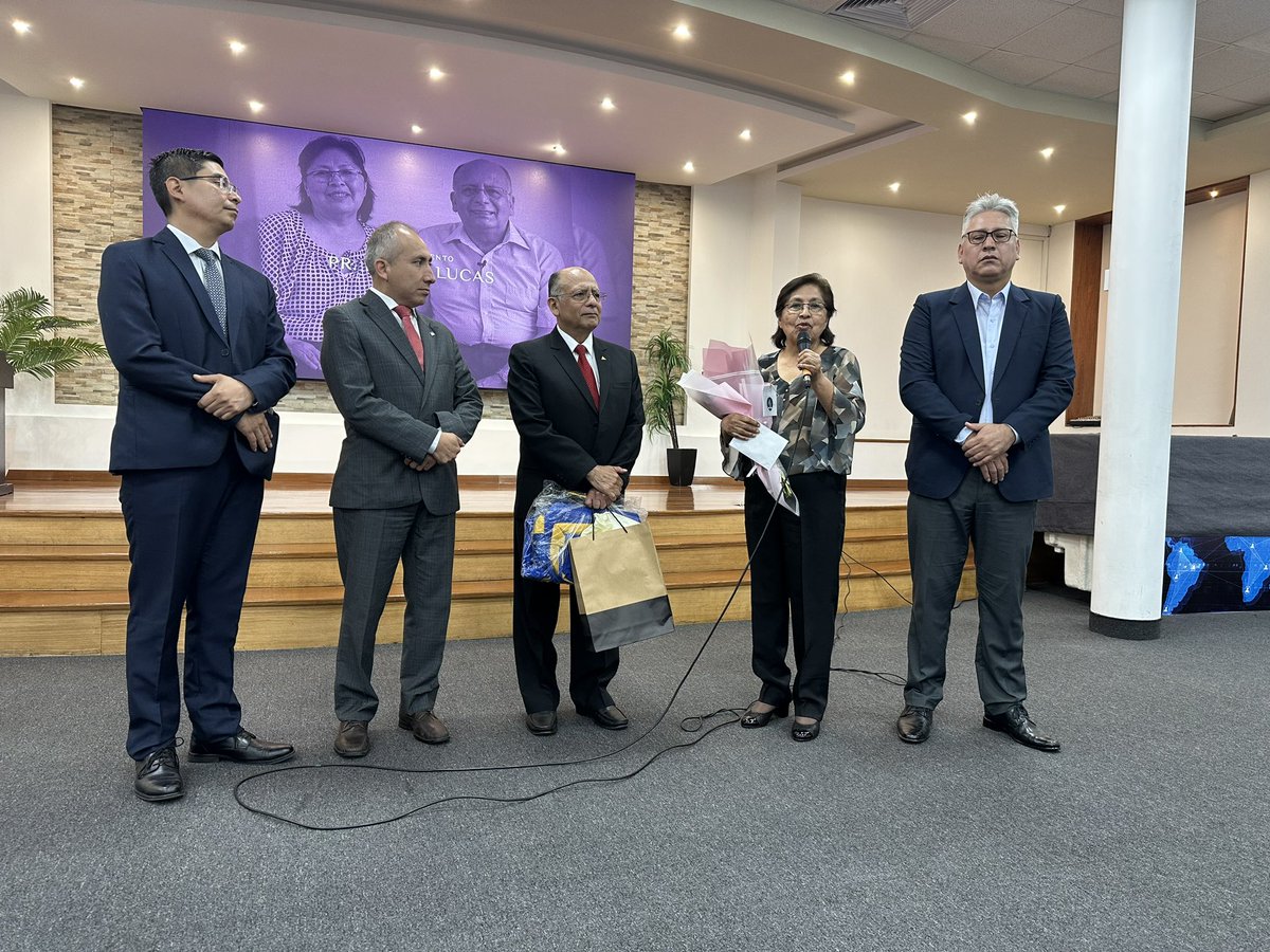 📌Hoy culminan las labores ministeriales del Pr. Felipe Lucas quien después de 43 años se jubila. 

🙏🏼Dios siga bendiciendo su liderazgo y hogar.