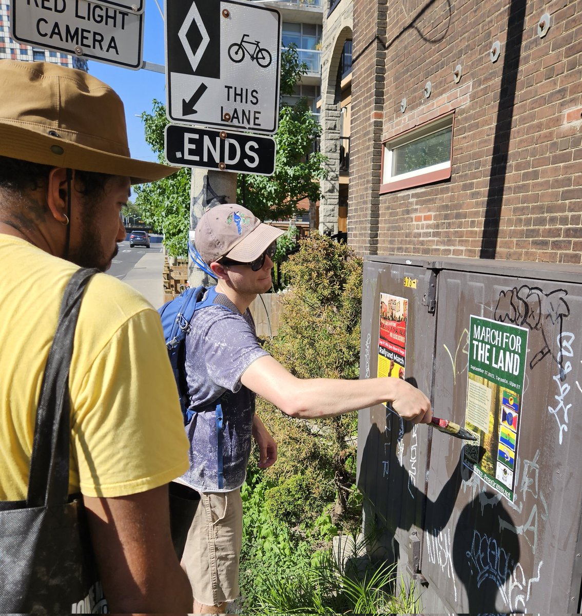 DBrabblerouser's tweet image. Spent Labour Day afternoon postering for #StatusForAll day of action on September 17 and March for the Land  action on September 27. A little heat isn&apos;t gonna stop working class solidarity #FreeGrassy #canlab