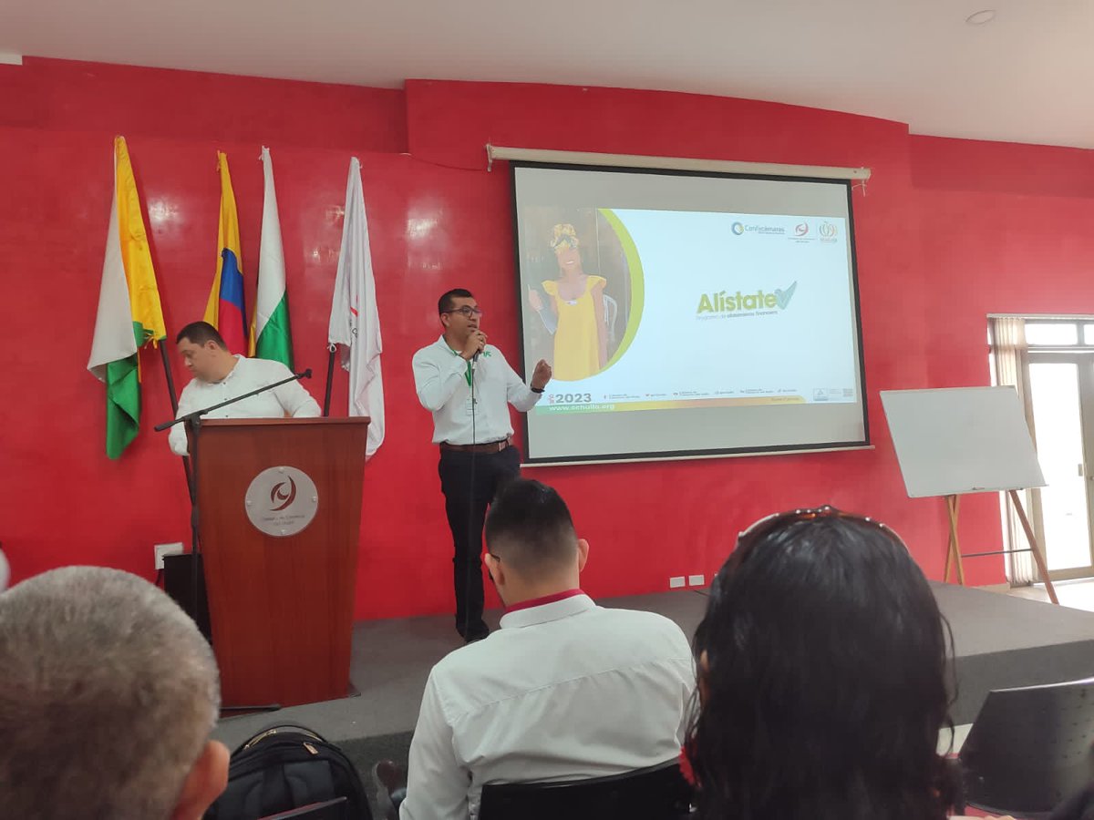 24carlosjimenez's tweet photo. #aestahora El centro Agroempresarial y Desarrollo Pecuario del Huila, acompañamos a la @CCHuila en el lanzamiento de la estrategia #alistate y #transformate en trabajo articulado con el #Sena Garzón dando a conocer la estrategia #FullPolupar. @SENAComunica @senahuila https://t.co/t7zfhXak5f