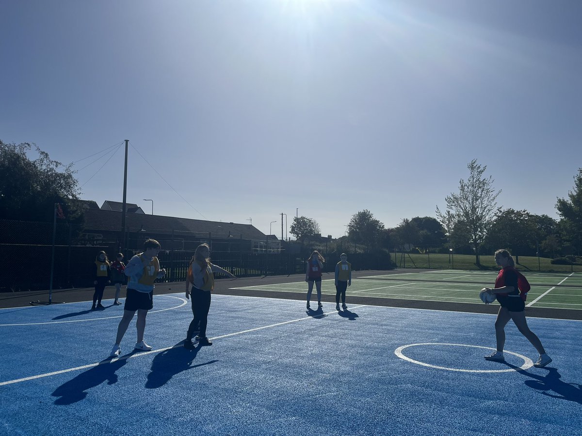 Thumbs up from our S3’s for our new outdoor netball court 🏐💙