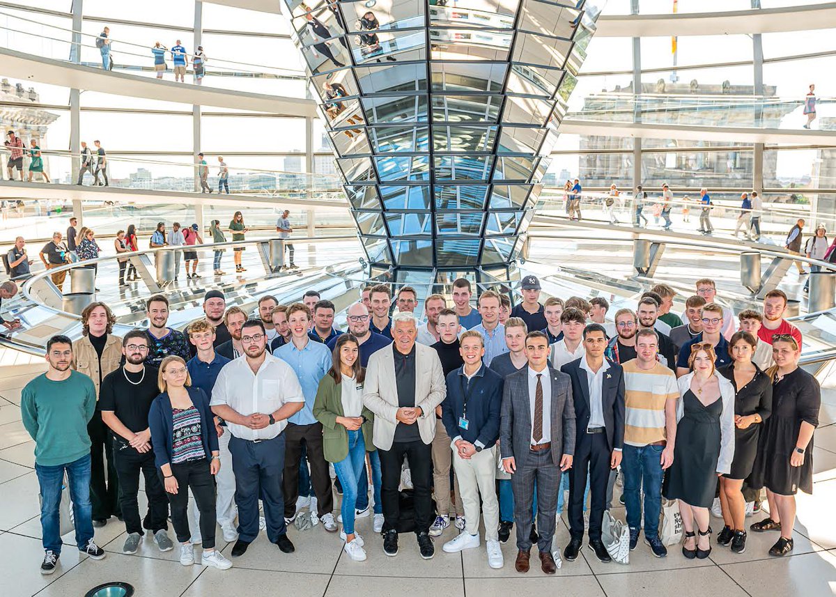 Jede Menge Spaß und ein guter Austausch mit 5️⃣0️⃣ Mitgliedern der <a href="/Junge_Union/">Junge Union Deutschlands</a> in Hamm und Dortmund sowie meiner <a href="/JU_KreisUnna/">JU Kreis Unna</a> im #Bundestag. 💪🏻
Nach einer Führung sowie einem Vortrag im Plenarsaal habe ich gerne zahlreiche Fragen beantwortet. 💬
Besucht mich gerne wieder! 🏛️