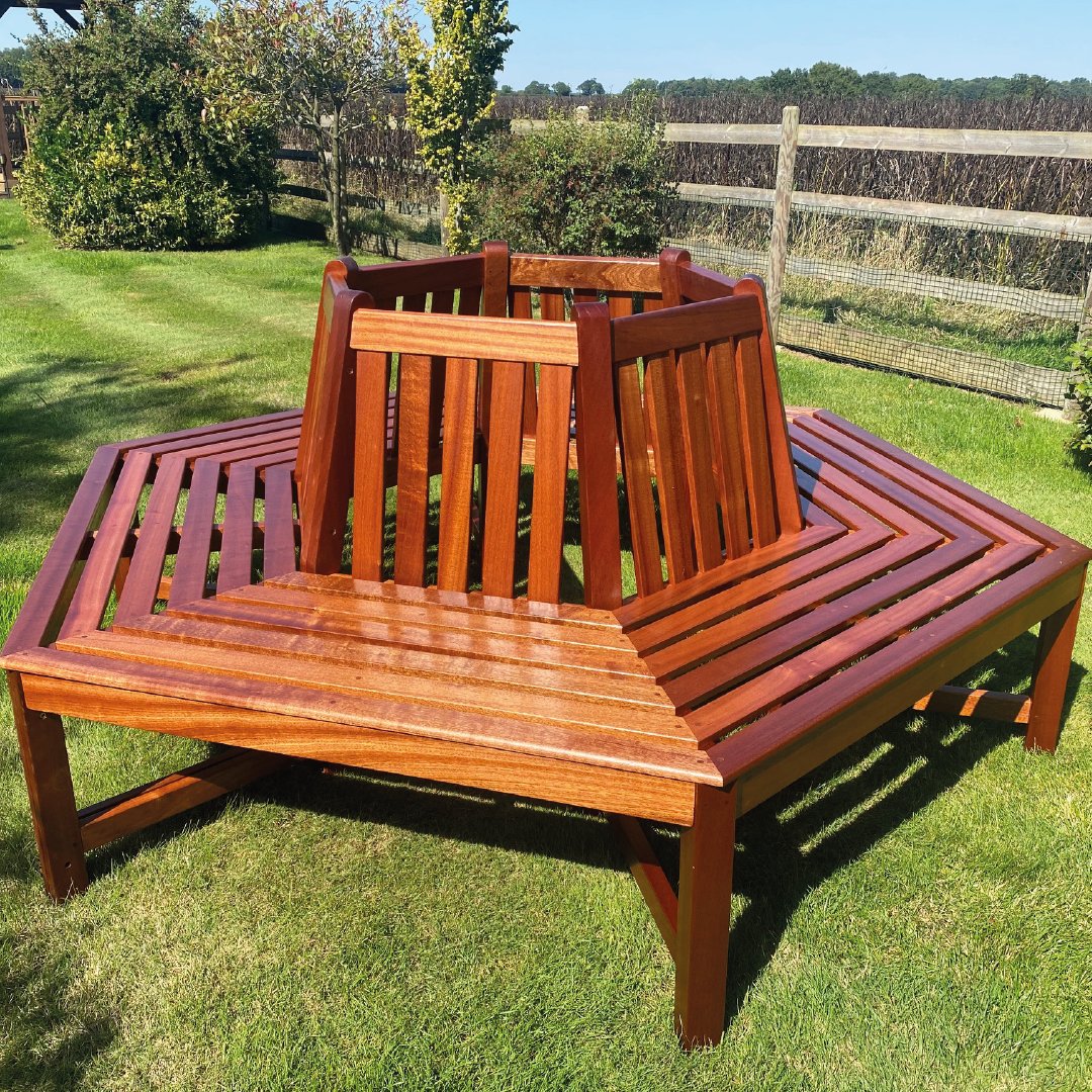 One of our customer has sent us some photos of this beautiful bench they built using our African Sapele 🤩 #timber #woodworking #sapele #bench #benchdesign #outdoorliving #decor #landscapedesign #gardendesign #landscape