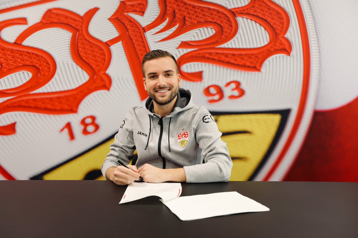 _Denii_10's tweet photo. ⚡️𝙑𝙛𝘽𝙚𝙎𝙥𝙤𝙧𝙩𝙨 𝙭 𝙈𝙪𝙩𝙞𝙘 𝟮𝟬𝟮𝟯/𝟮𝟬𝟮𝟰⚡️

Mit voller Freude darf ich euch mitteilen, dass ich meinen Vertrag um ein weiteres Jahr verlängert habe. 📝

Es macht mich unglaublich stolz meinen Herzensverein auf dem virtuellen Rasen vertreten zu dürfen. 🙏 https://t.co/jtqznTSHLm