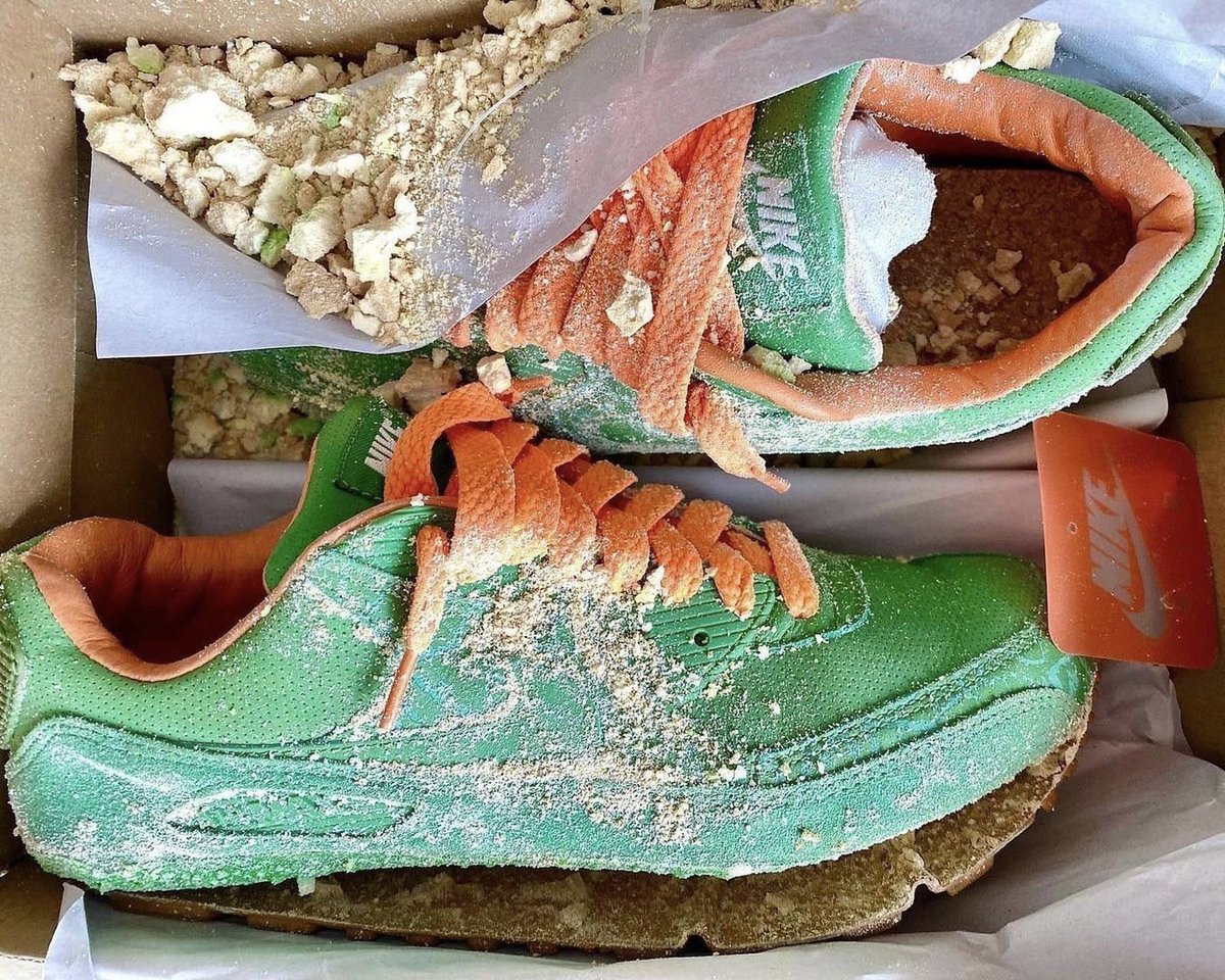 ComplexSneakers's tweet photo. Wear your shoes 😭 https://t.co/7WW057Sdcq