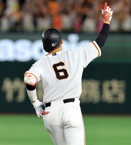giantsjabira's tweet photo. 背ネームなしこれはカッコ良すぎますね
分かる人に分かればいいですよ https://t.co/UxmeaNws5j