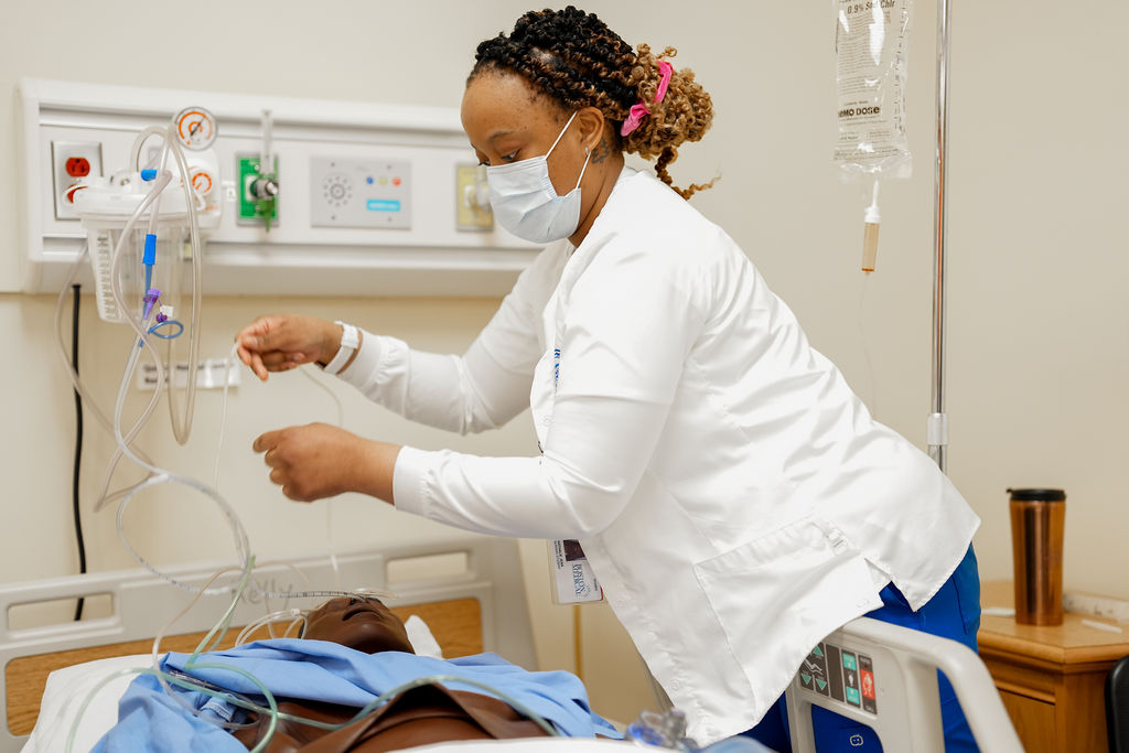 Did you know there's still time to enroll in Quincy College for the upcoming fall semester? Most classes begin September 6! We offer several lab science courses in Biology, Chemistry, and Nursing. Register today! quincycollege.edu/pre-applicatio…