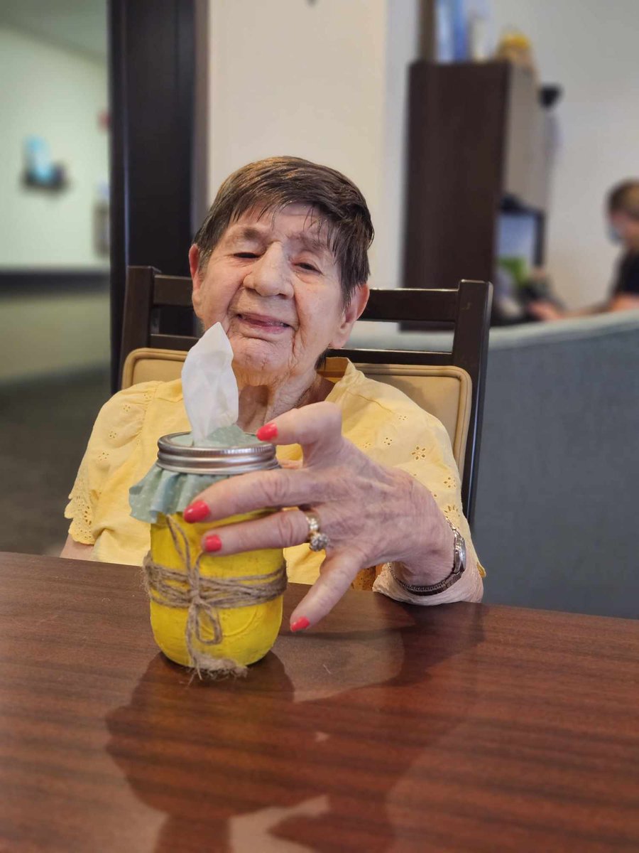 VillageGreenHC's tweet photo. Our legacy BFFs made these awesome DIY tissue holders. And don't they look great?! Awesome job ladies! #BFF #VillageGreenSeniorLiving https://t.co/KqcnlIcLNS
