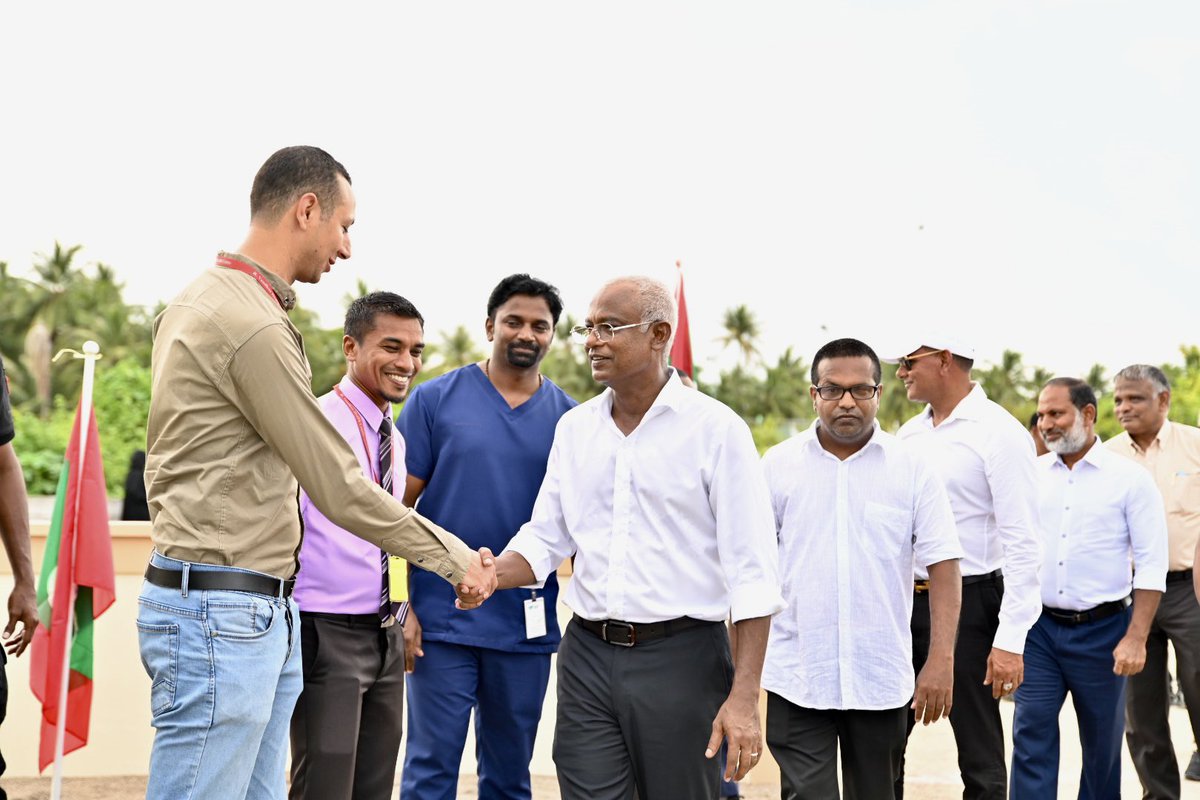 presidencymv's tweet photo. ރައީސުލްޖުމްހޫރިއްޔާ، ރ. ވާދޫ އިންޖީނުގެއާއި، ފެނަކަ އޮފީސް އަދި ޞިއްޙީ މަރުކަޒަށް އަލަށް އިތުރުކުރި ޢިމާރާތް ހުޅުއްވައިދެއްވައިފި  
https://t.co/PvxeIlsSkw https://t.co/fMcwsPkXNa