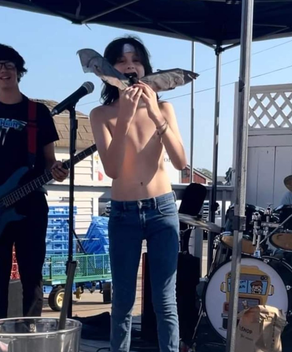 danablatchford's tweet photo. @MrsSOsbourne 
Ozzy has some competition. This is 12 yr old Brandon Blatchford lead singer for Kicked off the bus biting a head off a bat before crazy Train 
#OzzyOsbourne #crazytrain #vampirebat #brandonblatchford https://t.co/lVWlbSYg5y