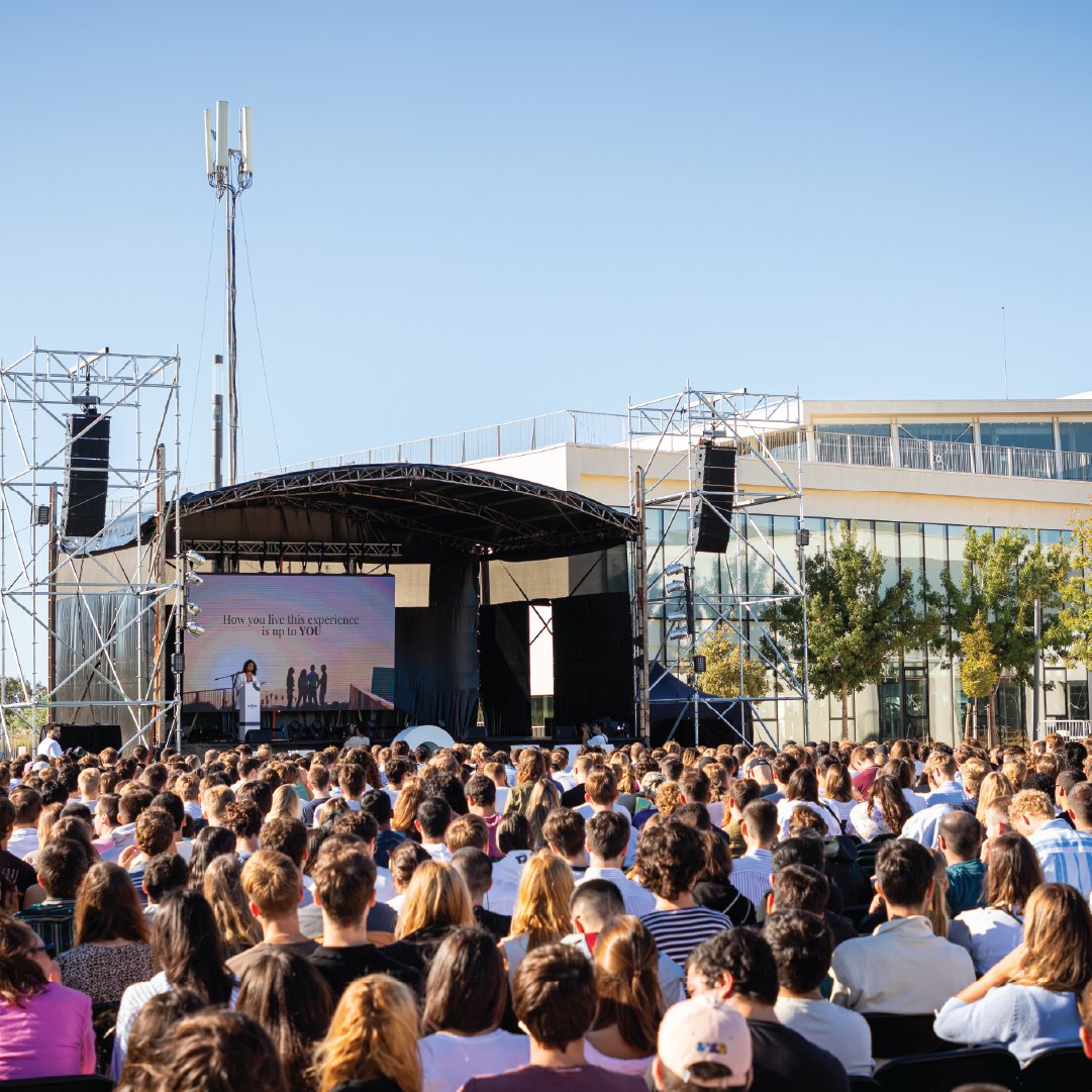 novasbedean's tweet photo. It is with great enthusiasm that I welcome the new Master's students to #DiscoveryWeek.
This event not only marks the beginning of their academic journey but also the start of a bright future full of possibilities at #NovaSBE.
#MastersNovaSBE https://t.co/wWTRYfFm6s