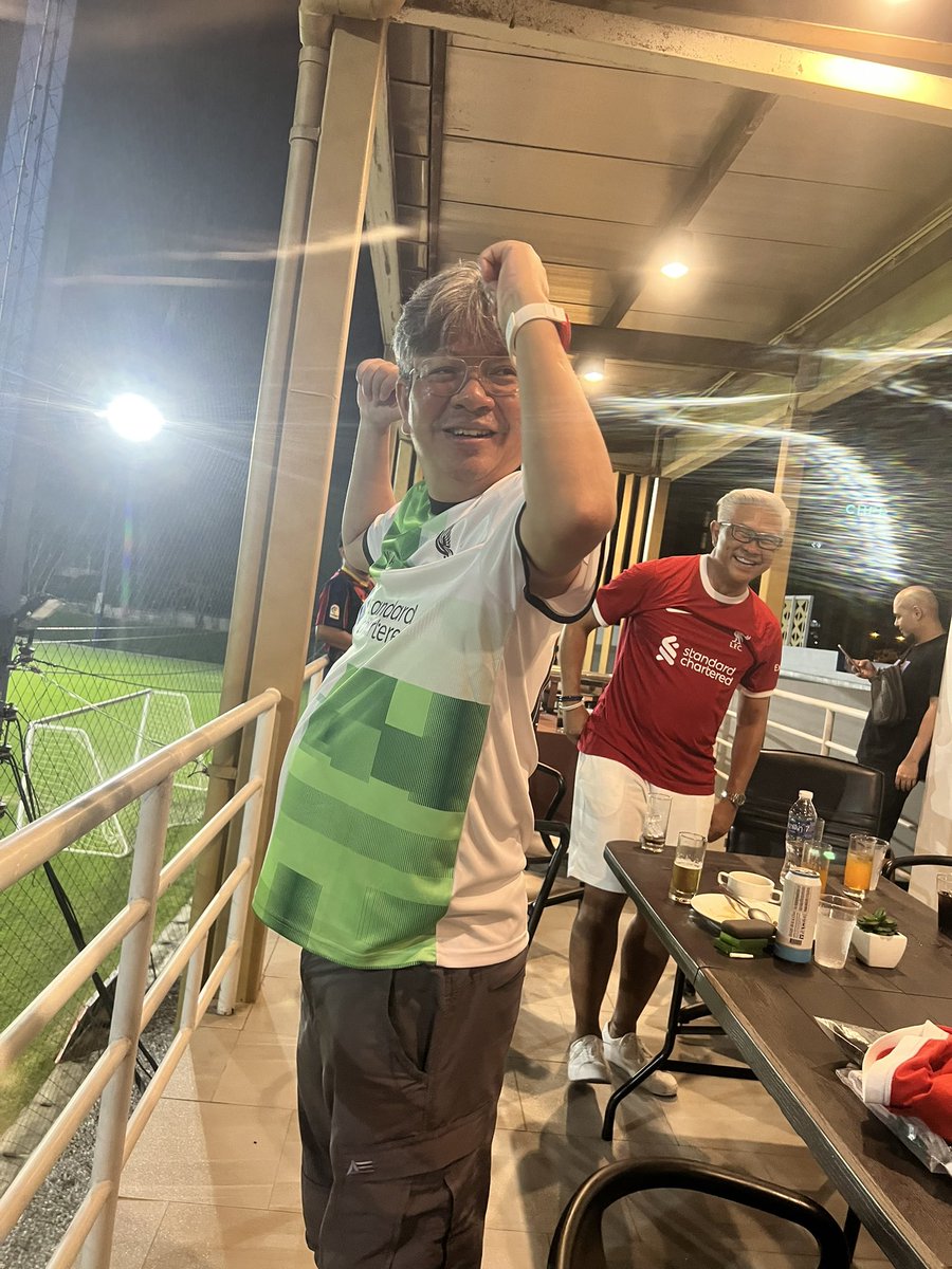 jackie14AP's tweet photo. มีคนเปลี่ยนทีมเชียร์ 
หลังอาร์เซนอล ชนะ https://t.co/Tkf7F9hoCo