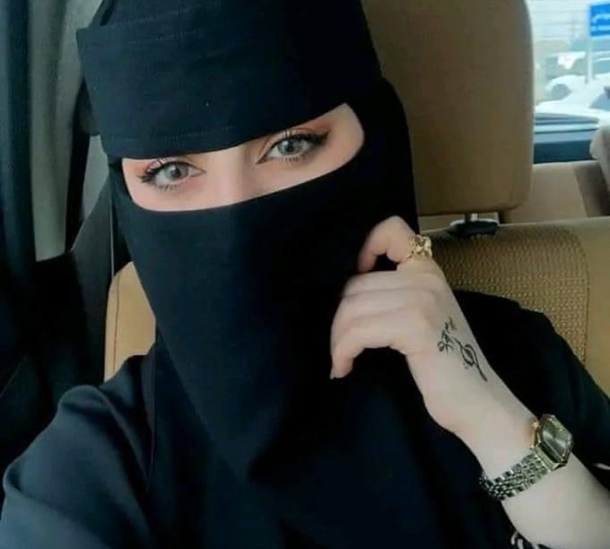 سؤال: شيء يسعد النساء غير الذهب .والفلوس .والمكياج.....؟
بتمنى الكل يشارك بالاجابة
#كأس_العالم_للأندية