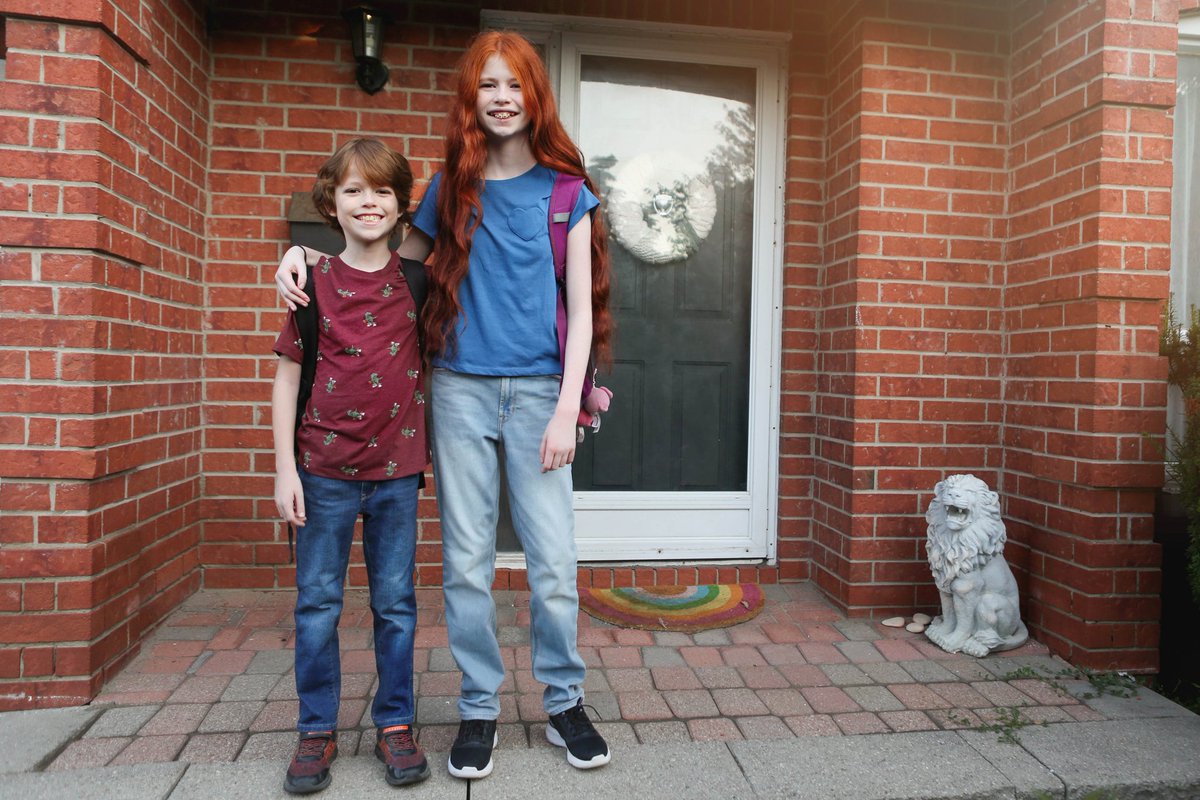 jillpromoli's tweet photo. They roll their eyes when I insist that we stop for a picture, but my goodness, am I ever glad they humour me. Five years ago and today.
Happy first day, all! Wishing you all a smooth and happy start back and your best year yet.
#onted #PeelFirstDay #BackToSchool #Mississauga https://t.co/05IRBwjgfa