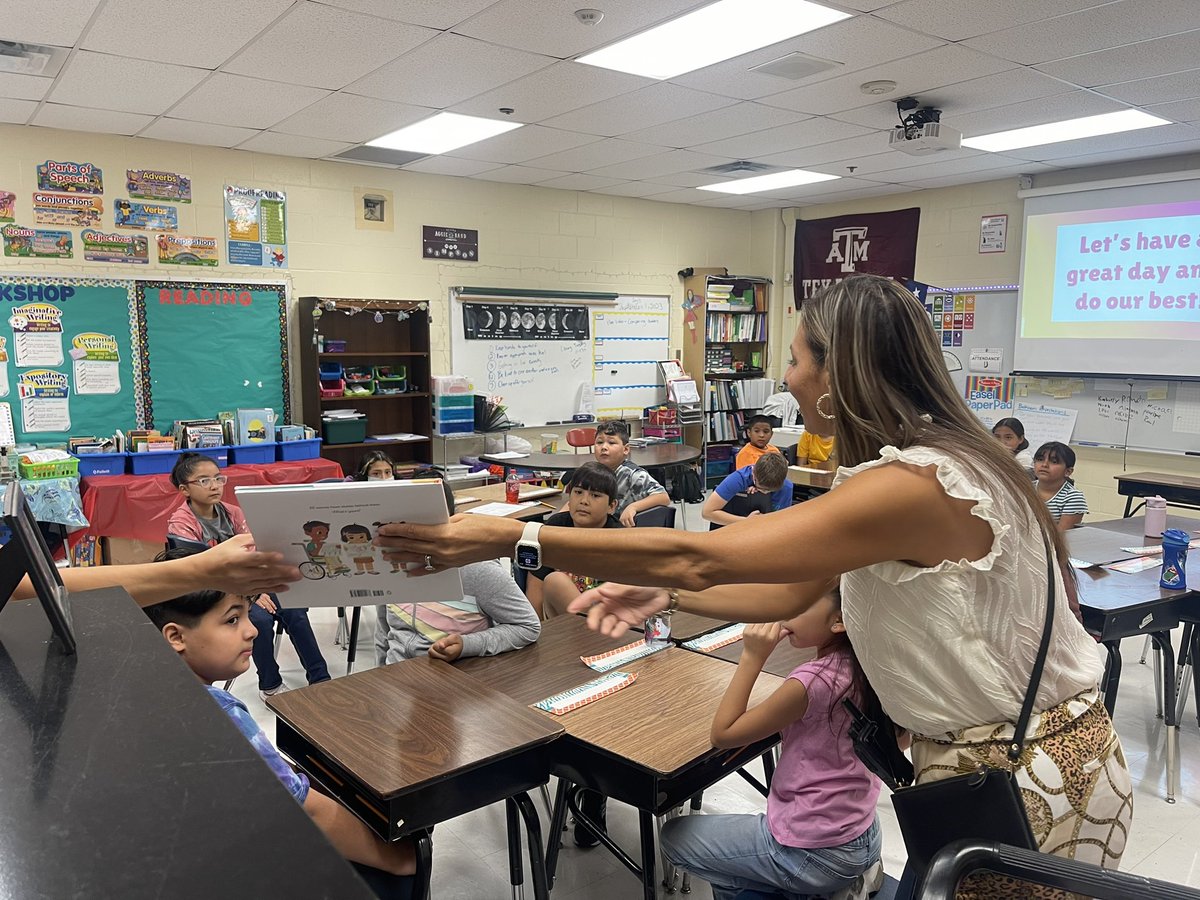 AlanizMonica21's tweet photo. Kicking off the 1st book of the month for our Principal’s Book Club w/ the book, “That’s Not My Name.” Each class rec’d their own copy of the book delivered by Principal Carrasco! We are spreading reading joy at Cody! @NISDCody @NISDLib @NISDTeachLearn #crazyboutcody https://t.co/XNNMpuYfTs