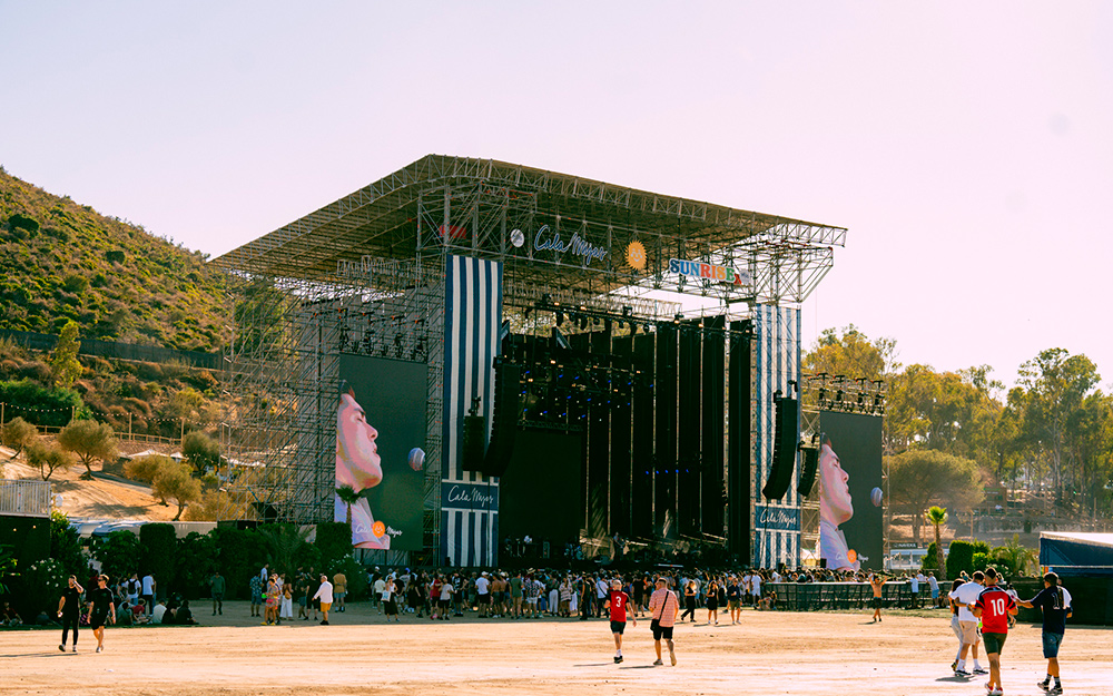 EverlongMag's tweet photo. 🎉Este fin de semana cerrábamos el verano a lo grande en el @CalaMijasFest. ¡Por aquí os lo contamos todo en nuestra crónica! 💛https://t.co/0F1fMaTb7P https://t.co/yWKN65UgZq