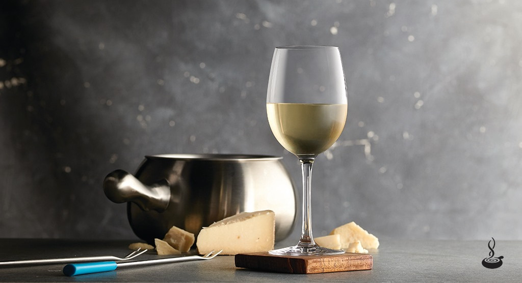 MeltingPotCleve's tweet photo. It’s okay to drink white after Labor Day! Especially when it comes to pairing a glass of #Chardonnay with one of our Creamy Cheese Fondues.  #MeltingPot #Lyndhurst https://t.co/d1HQYwJZWI